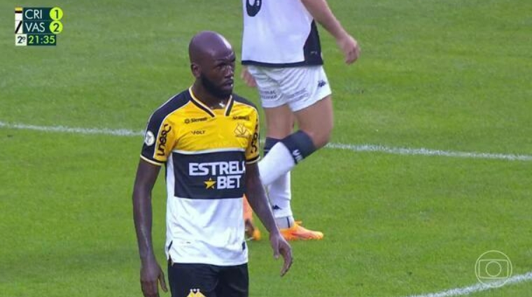 Bolasie faz dois gols, e Criciúma e Vasco ficam no empate pelo Brasileirão