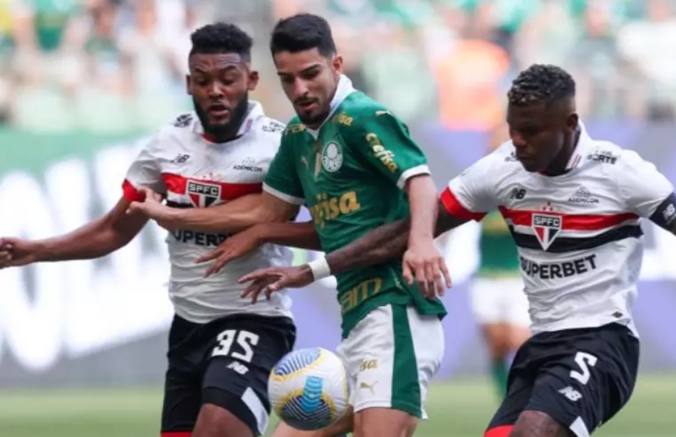 Palmeiras vence São Paulo com gol de Flaco nos acréscimos e volta a vencer