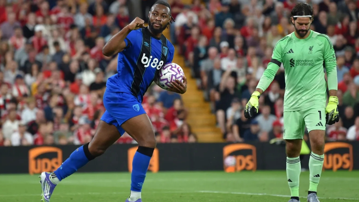 Torcedor é banido de estádios após racismo contra Semenyo, do Bournemouth