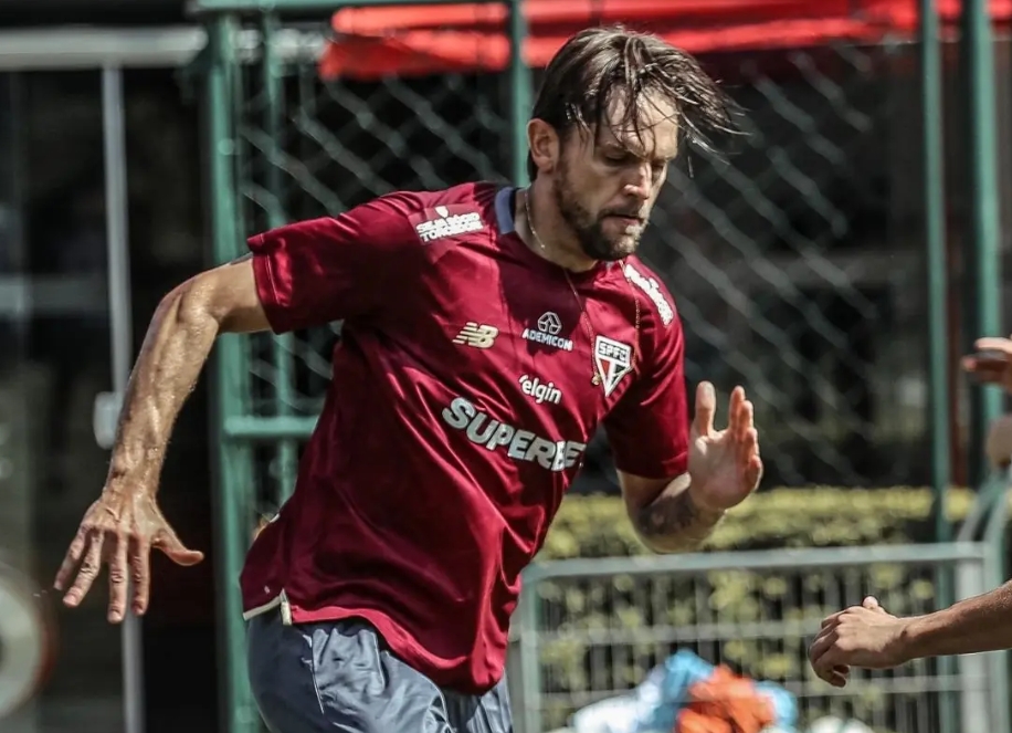 Tolói pode jogar a Libertadores? Entenda situação do reforço do São Paulo