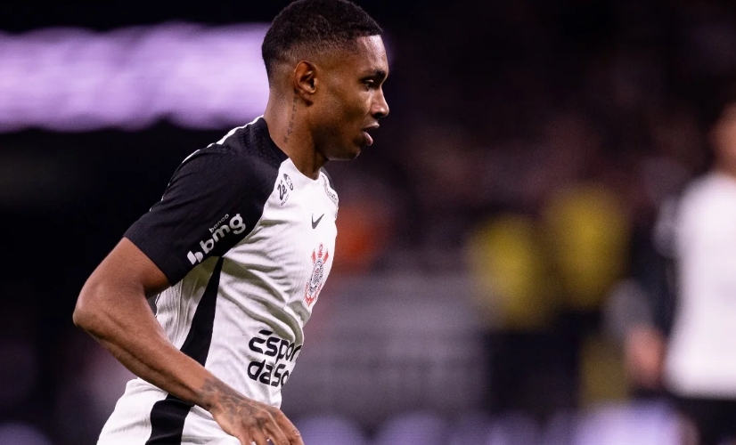 Vitinho tem bons números em estreia e vira esperança do Corinthians