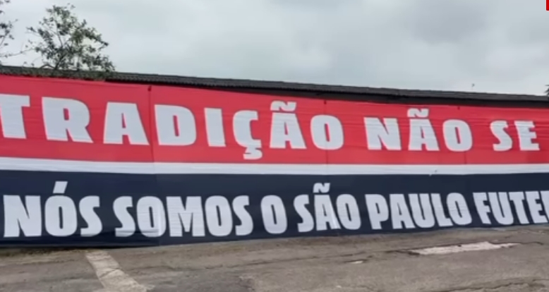 Torcida do São Paulo provoca Botafogo antes de decisão