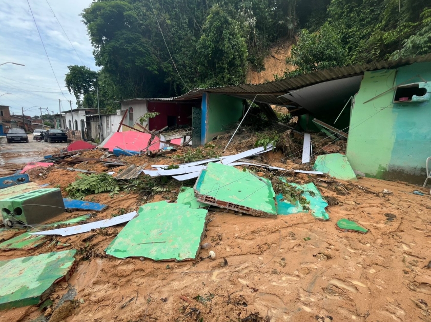 Volume de chuva em Manaus superou 70 mm de precipitação, diz Defesa Civil 