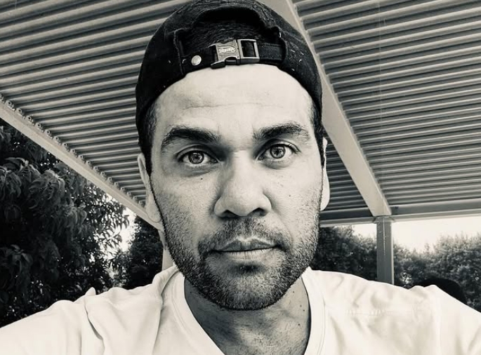 Após prisão por estupro e rescisão, Pumas vence ação contra Daniel Alves