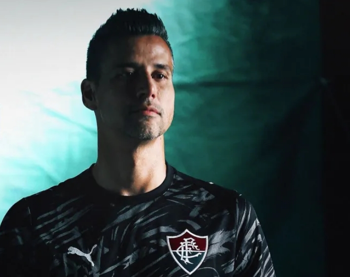 Fluminense acerta renovação de contrato com Fábio; saiba detalhes