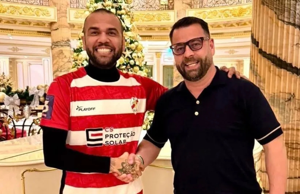 Após sair da prisão, Daniel Alves vira investidor de clube português