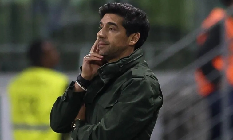 Felipe Melo corneta Abel sobre ausência na reapresentação do Palmeiras