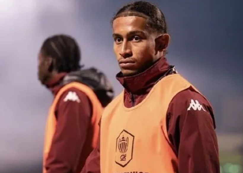 Promessa de clube francês fica gravemente ferido em incêndio na Suíça