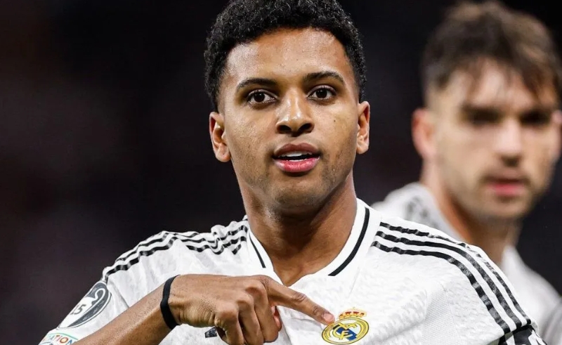 Rodrygo aguarda novo técnico do Real Madrid para definir futuro, diz jornal