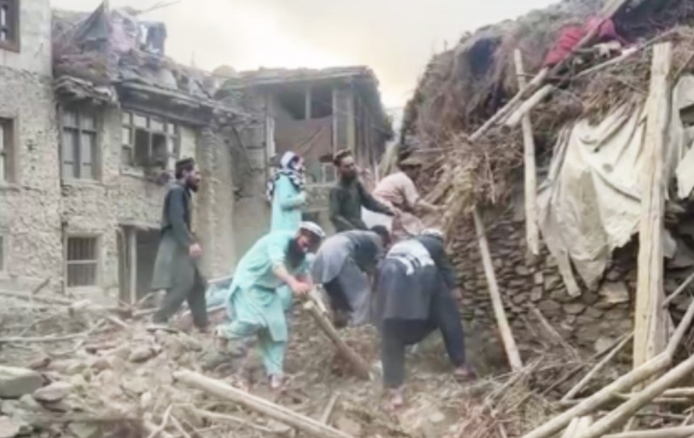 Número de mortes em terremoto no Afeganistão ultrapassa 1.400, diz Talibã