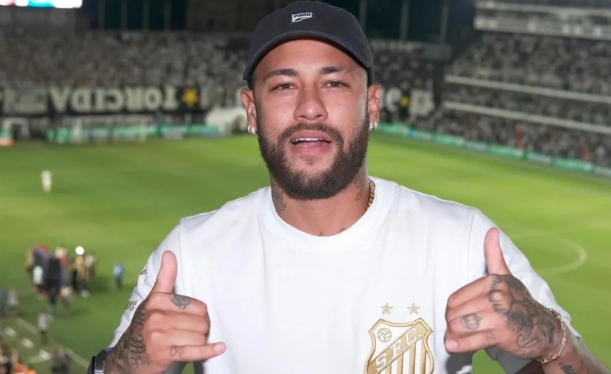 Diretor do Santos se pronuncia sobre contratação de Neymar; entenda