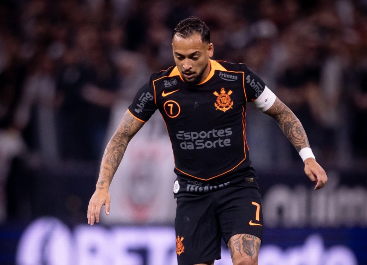 Com futuro indefinido, Maycon se firma como liderança do Corinthians