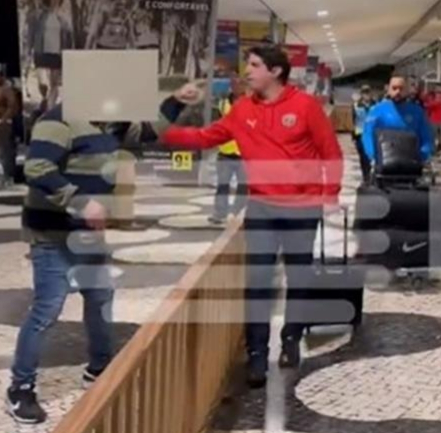 Presidente de time português discute e agride torcedor em aeroporto