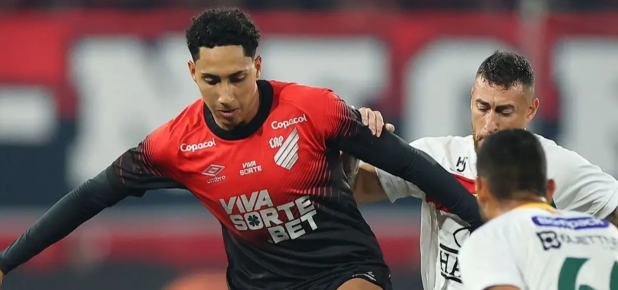 Athletico-PR bate o Brusque e avança às oitavas de final da Copa do Brasil