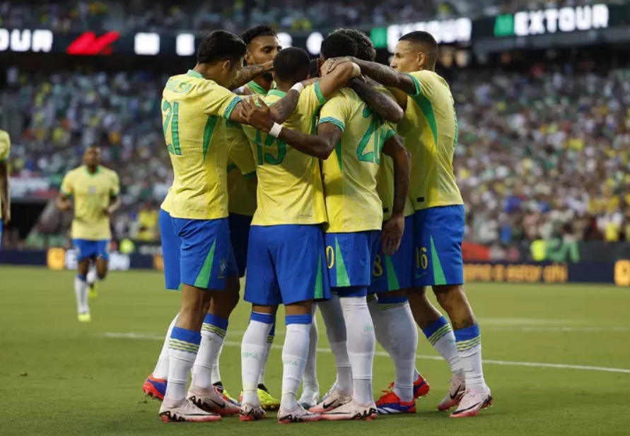 Brasil passa Inglaterra e sobe para 4º no ranking da Fifa