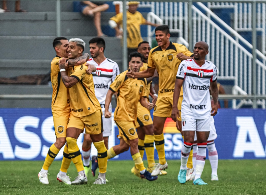 Em duelo do Z-4, Amazonas vence o Botafogo-SP e respira na Série B