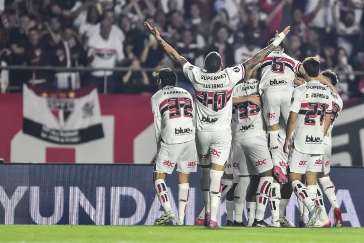 São Paulo garante premiação milionária com vaga às quartas da Libertadores