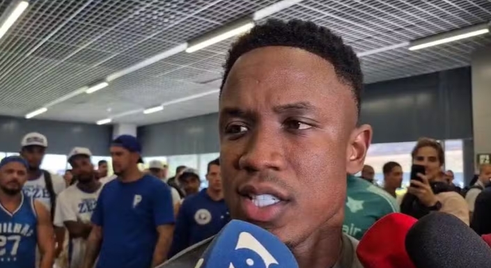 Perto do Cruzeiro, Luis Sinisterra chega a Belo Horizonte para acerto