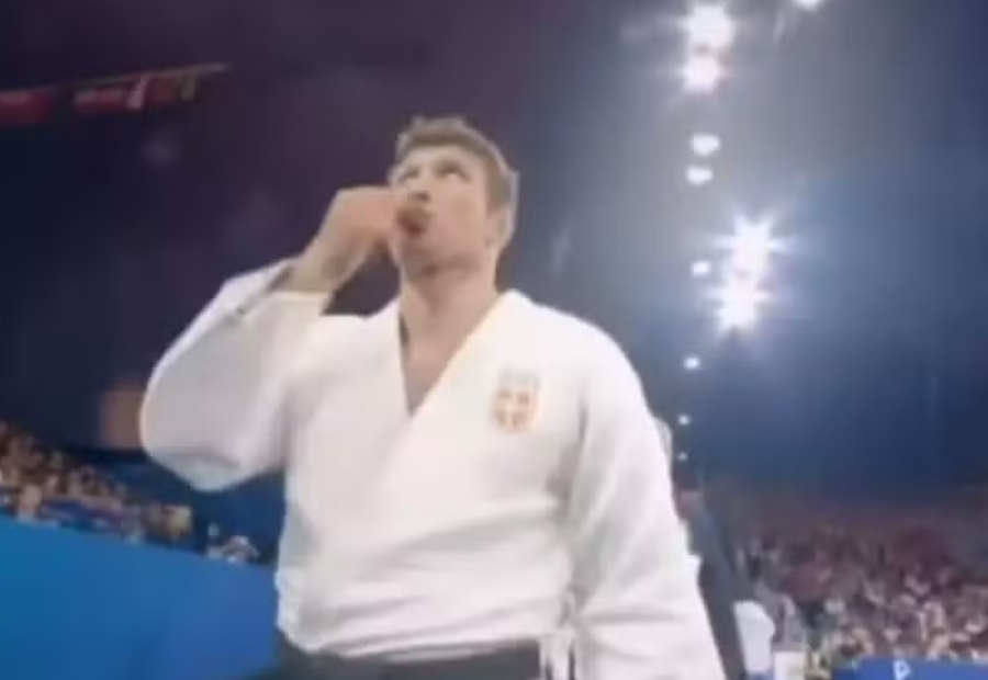 Judoca sérvio que fez sinal da cruz nas Olimpíadas é suspenso por 5 meses
