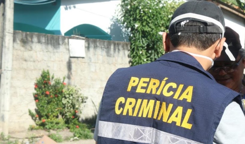 Homem é abandonado em beco depois de ser espancado até a morte em Manaus