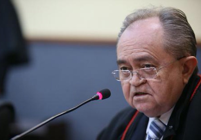 Desembargador do TJAM, Djalma Martins, está internado com Covid-19