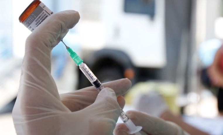 Deputados aprovam texto-base de MP que facilita compra de vacinas 