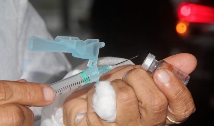 Cadastro continua aberto para vacinação de idosos de 60 a 69 anos em Manaus