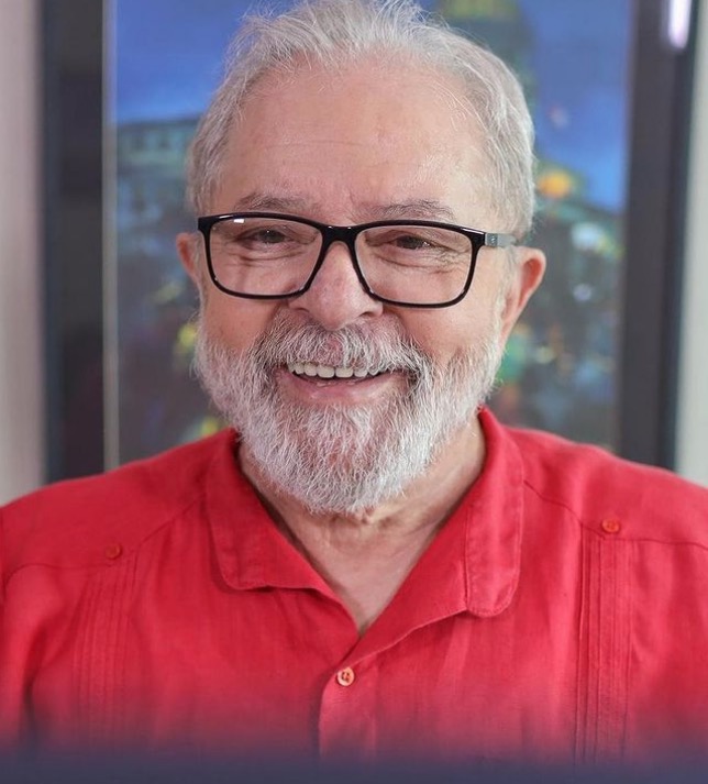 Famosos repercutem anulação das condenações de Lula que o torna elegível 