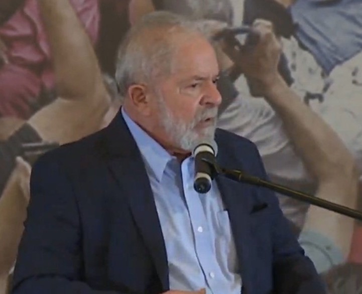 Lula diz que não tem tempo para pensar em candidatura 