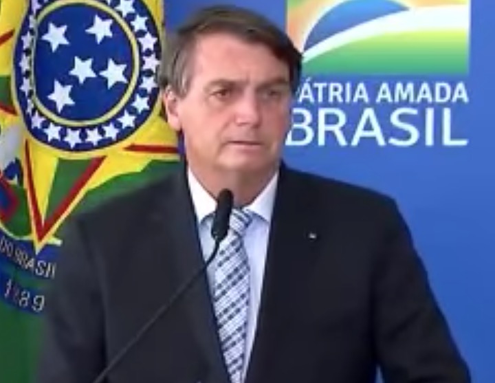 Bolsonaro volta a criticar lockdown e diz que medida 'não é remédio'