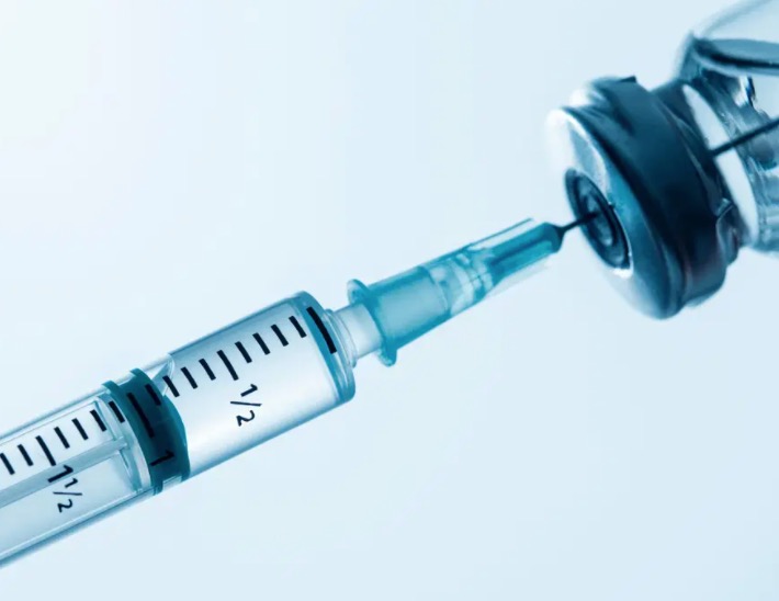 Fábrica nos EUA descartou milhões de doses da Johnson e da AstraZeneca