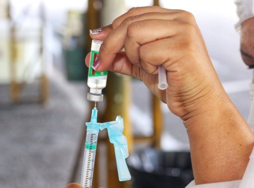 Juíza determina vacinação de idosos internados em hospitais de Manaus