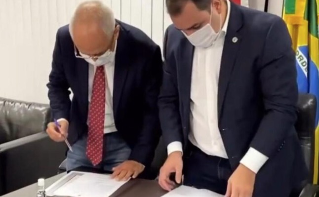 Ângelus Figueira toma posse como deputado estadual 