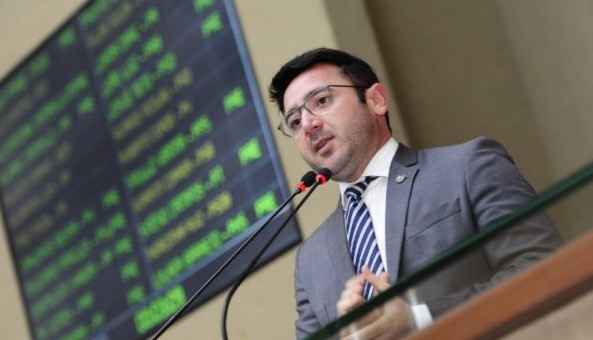 Carlinhos Bessa é eleito primeiro vice-presidente da Aleam