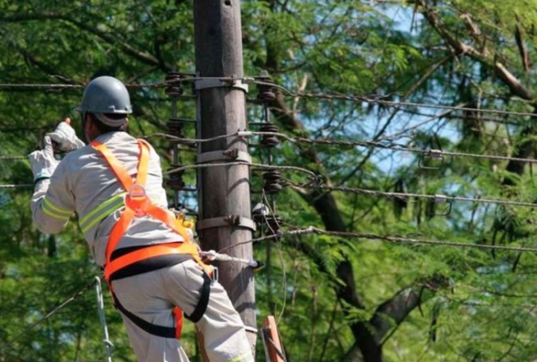 Deputados do AM derrubam veto e cortes de água e luz seguem proibidos