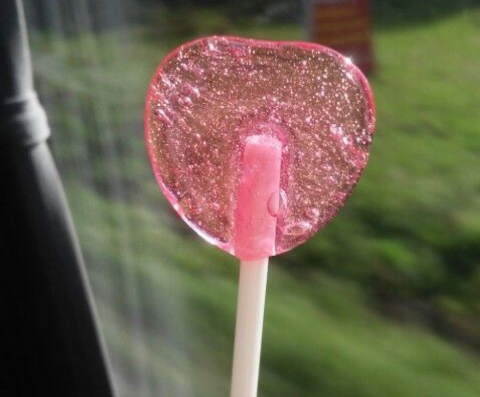 Menina de 5 anos é raptada e estuprada após homem oferecer pirulito