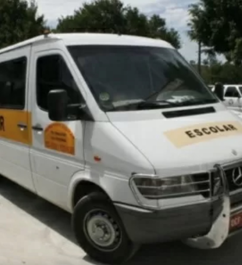 Vans escolares irão transportar corpos de vítimas da Covid-19 em São Paulo