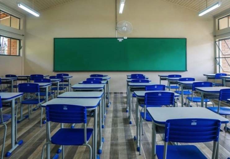 Aulas presenciais na rede pública devem retornar em maio em Manaus