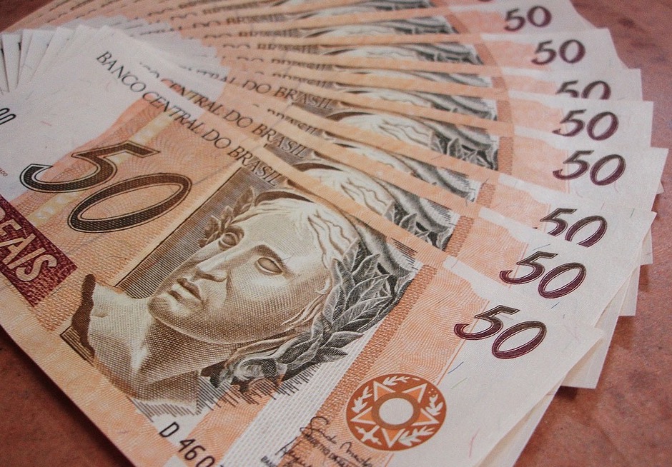 Projeto do governo quer retomar programas de auxílio a empresas