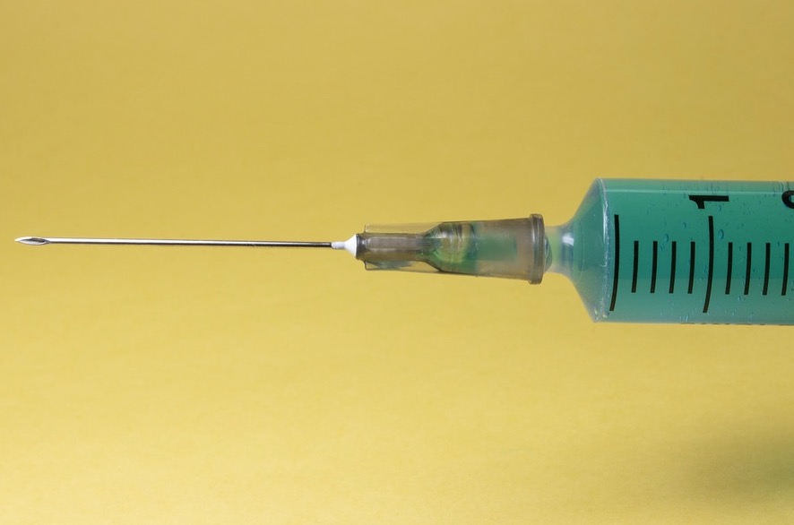 Anvisa autoriza testes clínicos de vacina produzida no Canadá 