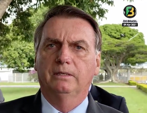 CPI da Covid: Bolsonaro critica Barroso e o acusa de 'militância política'