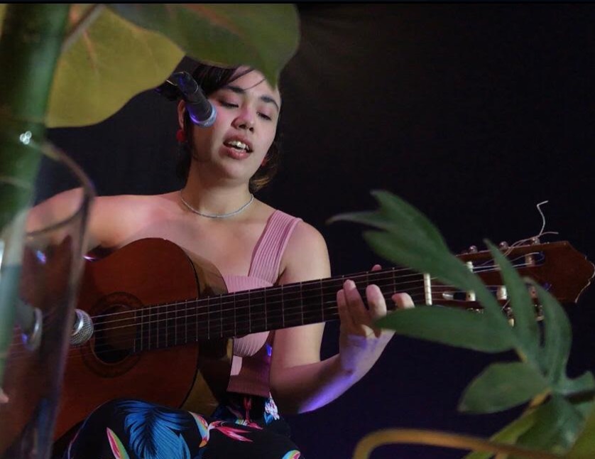 Gabi Farias é atração em live ‘Flor da Selva’
