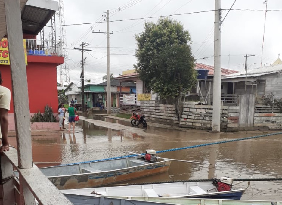 Rio Solimões ultrapassou cota de inundação severa no Amazonas