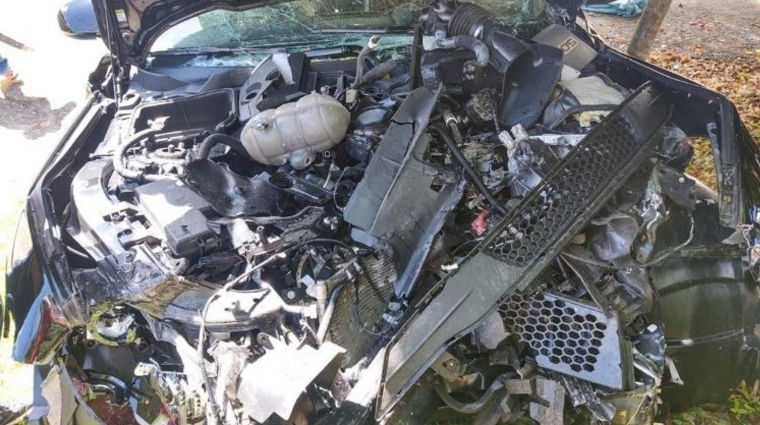 Motorista bate Mustang 24h depois de comprar o carro de luxo