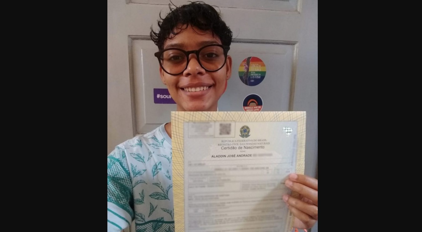 Transexuais e transgêneros podem trocar nome em documentos no Amazonas