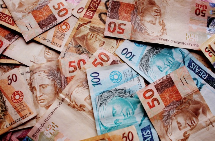 Governo do Amazonas antecipa pagamento da primeira parcela do 13º salário