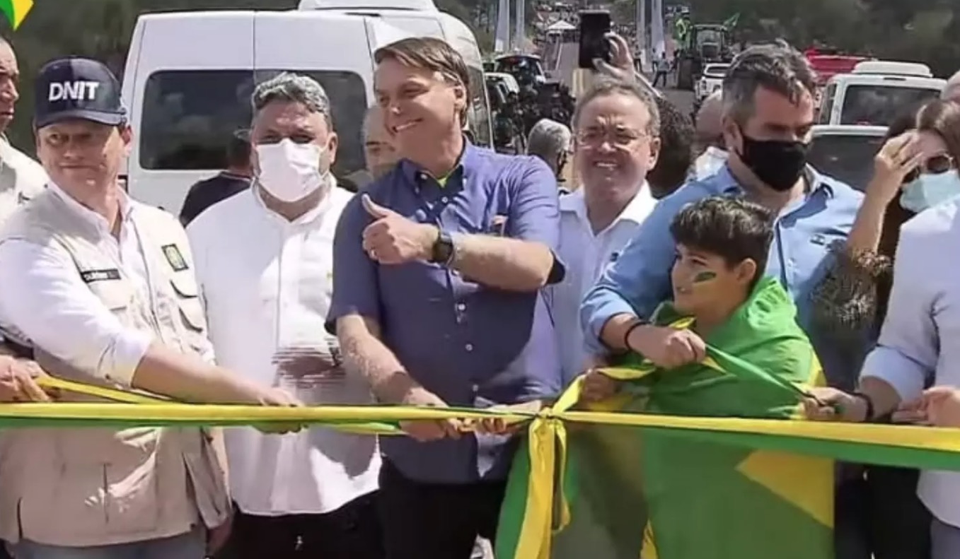 Bolsonaro desembarca hoje no Amazonas para inauguração de ponte