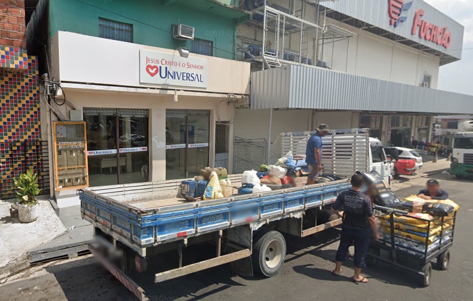 Homem é preso ao invadir igreja e tentar matar padrasto a facadas em Manaus