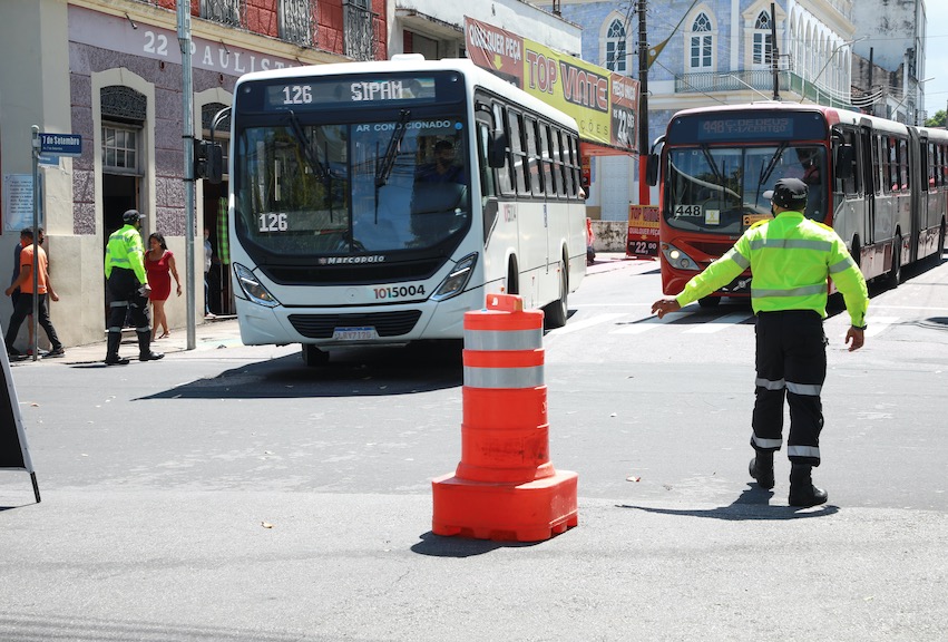 Ônibus vão circular até 19h nesta segunda em Manaus; Saiba quais 