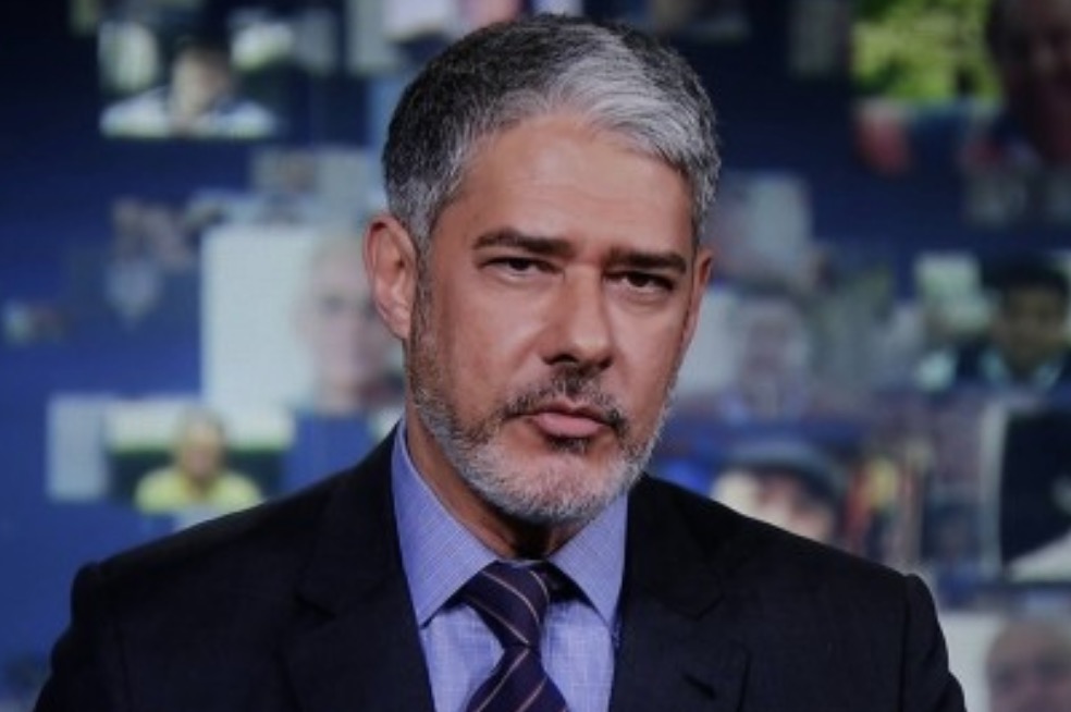 William Bonner grava vídeo misterioso e diz que fará anúncio no JN